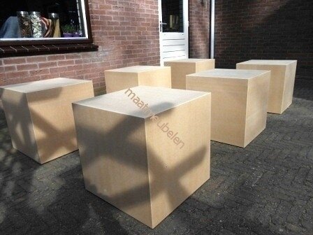 500 x500 mm onbehandelde blanke MDF zuil, sokkel, schilderklaar