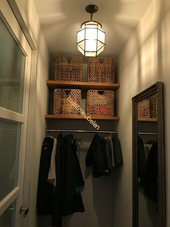 Plank, schap voor in de Nis.