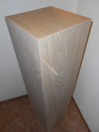 eiken sokkel  / Zuilen met echt hout fineer / diverse houtsoorten.