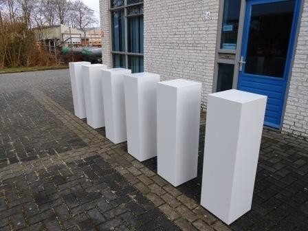 zuil huren / sokkel huren. (exclusief transport kosten).